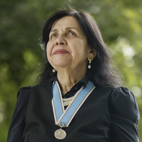In 2025, Mariangela was awarded the World Food Prize—considered the “Nobel Prize of Agriculture”— due to the global impact of her research. In 2026, she was named among the 100 most influential people in the world in the “Pioneers” category. She is a researcher at Embrapa Soybean.